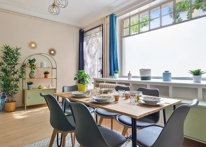 Elegant Appartement A Paris 16E